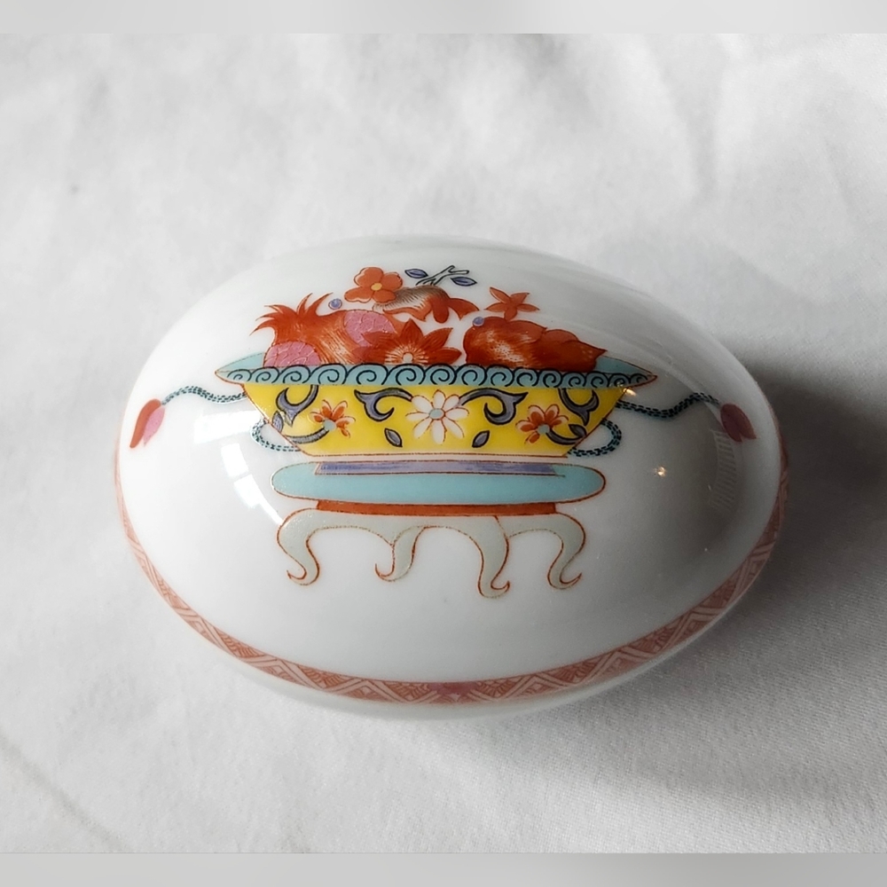 Bernardaud Limoges Fou-Tchéou Porcelain Egg Trinket Dish